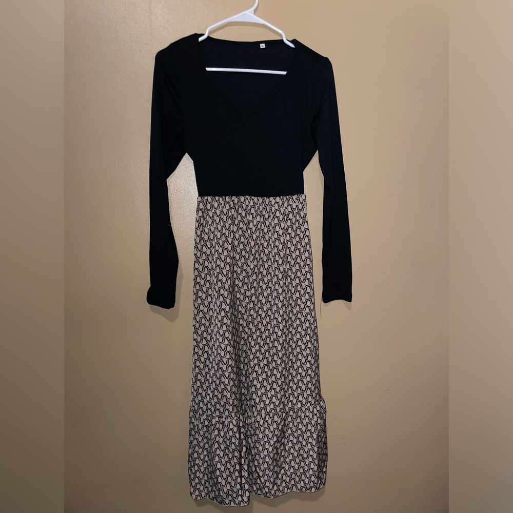 Elegant Black and Cream Long Sleeve Dress